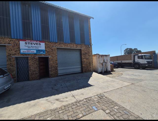 90M² WAREHOUSE TO LET IN TULISA PARK
